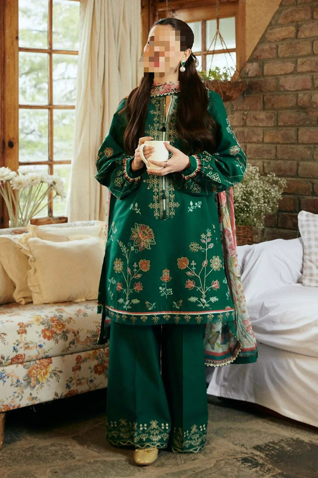 3 PIECE EMBRODID BEAUTIFUL DRESS FOR WOMEN